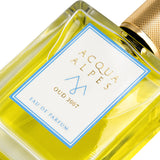 Acqua Alpes Oud 3007 Eau de Parfum – Etikett im Makro mit Alpen-Signet und Duftname Oud 3007